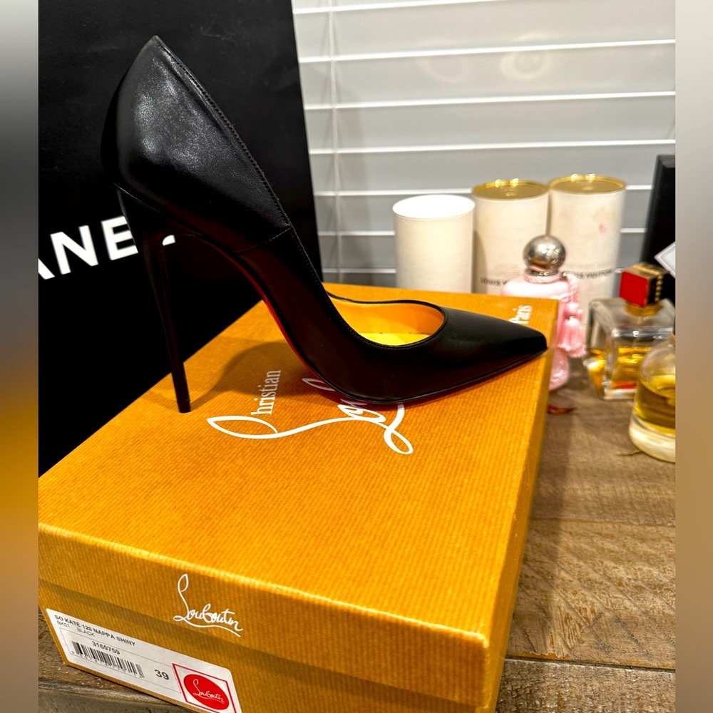 Christian Louboutin So Kate 120 Nappa shiny